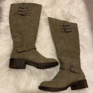 NWOT Boots